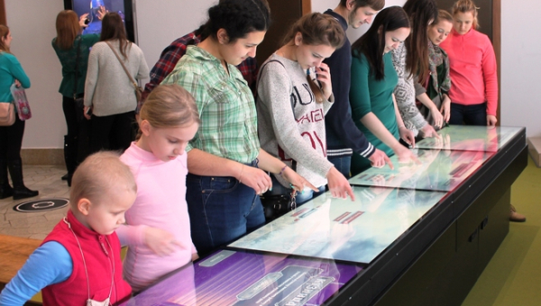 Более 600 студентов из 24 российских учебных заведений посетили музей оружия в канун Дня студента. Тульский Государственный Музей Оружия