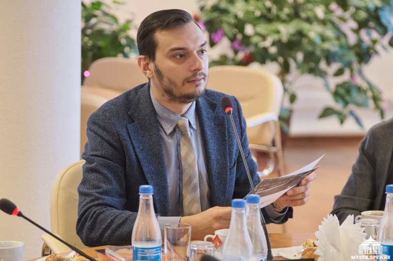 1 октября 2025 года, в Международный день пожилых людей, Молодежный совет Тульского государственного музея оружия организовал и провел встречу с Советом ветеранов Императорского Тульского ору Тульский Государственный Музей Оружия