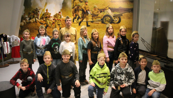 В Тульском музее оружия участниками патриотической программы «Курс молодого бойца» стали школьники из Новомосковска Тульский Государственный Музей Оружия