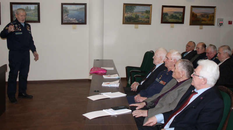 В Тульском государственном музее оружия состоялась встреча членов общественной палаты Тульской области, сотрудников музея и ветеранов-наставников, участников реализации проекта «Эстафета поко Тульский Государственный Музей Оружия