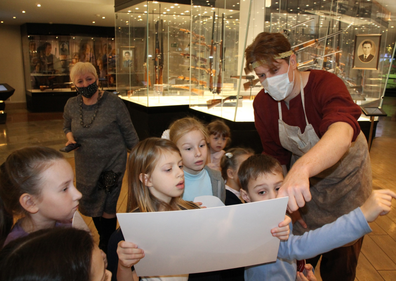 «На страже сокровищ волшебного Шлема»! В Тульском музее оружия стартовала новая эксклюзивная детская новогодняя программа! Тульский Государственный Музей Оружия