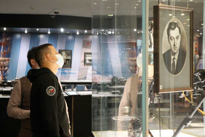 «С огромным удовольствием посетил ваш невероятный музей!»: космонавт-испытатель Сергей Владимирович Кудь-Сверчков в Тульском музее оружия Тульский Государственный Музей Оружия