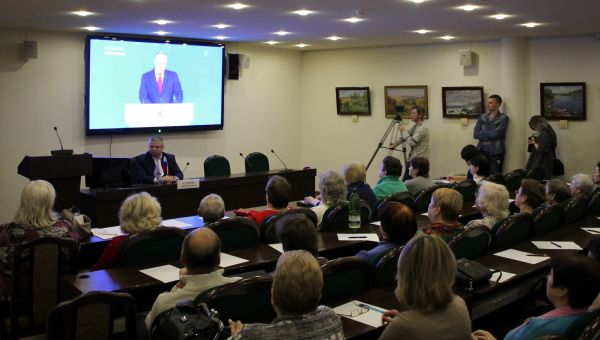 Сегодня в музее оружия туляки познакомились с Ежегодным посланием Президента Российской Федерации В.В. Путина Федеральному собранию РФ Тульский Государственный Музей Оружия
