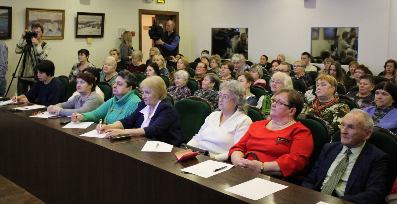 Сегодня в музее оружия туляки познакомились с Ежегодным посланием Президента Российской Федерации В.В. Путина Федеральному собранию РФ Тульский Государственный Музей Оружия