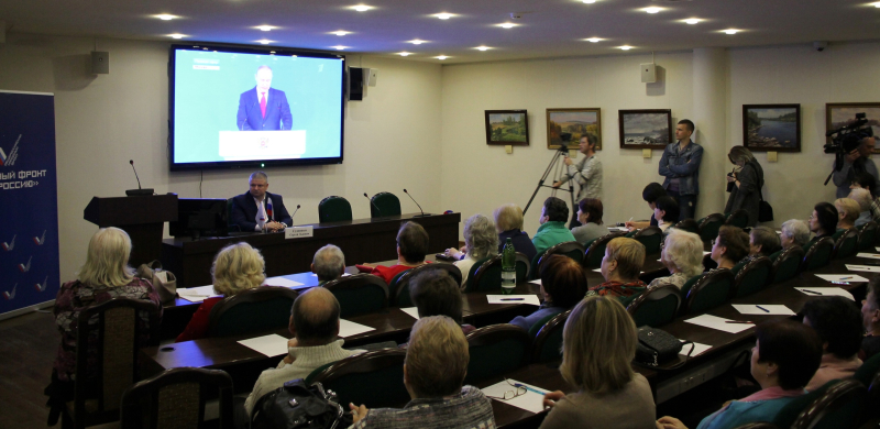 Сегодня в музее оружия туляки познакомились с Ежегодным посланием Президента Российской Федерации В.В. Путина Федеральному собранию РФ Тульский Государственный Музей Оружия
