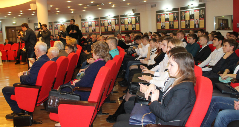 Равнение на ветеранов! Урок мужества в музее оружия Тульский Государственный Музей Оружия