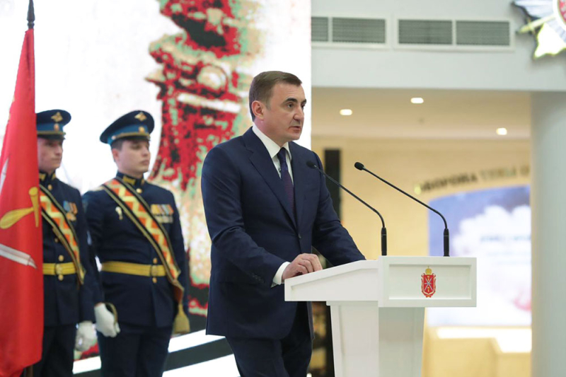 Губернатор Тульской области А.Г. Дюмин вручил ветеранам юбилейные медали «75 лет Победы в Великой Отечественной войне 1941-1945 гг.» в Тульском музее оружия. Тульский Государственный Музей Оружия