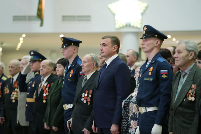 Губернатор Тульской области А.Г. Дюмин вручил ветеранам юбилейные медали «75 лет Победы в Великой Отечественной войне 1941-1945 гг.» в Тульском музее оружия. Тульский Государственный Музей Оружия