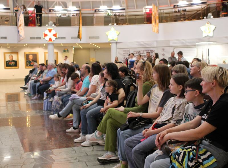 В День России в Зале Славы российского оружия состоялось праздничная концертная программа «Вперед, Россия!» Тульский Государственный Музей Оружия