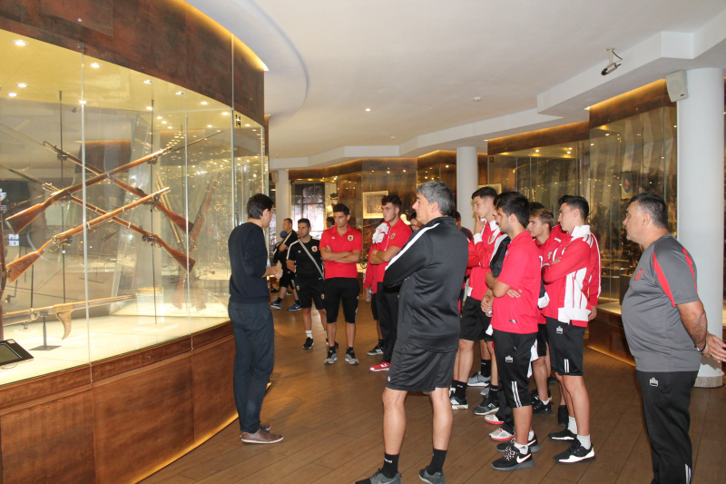 Тульский музей оружия посетили футболисты молодёжной сборной Гибралтара. Тульский Государственный Музей Оружия