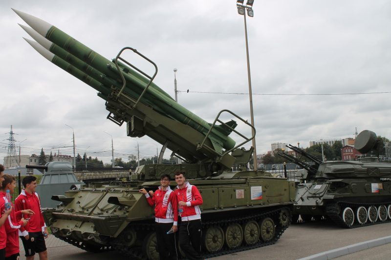 Тульский музей оружия посетили футболисты молодёжной сборной Гибралтара. Тульский Государственный Музей Оружия