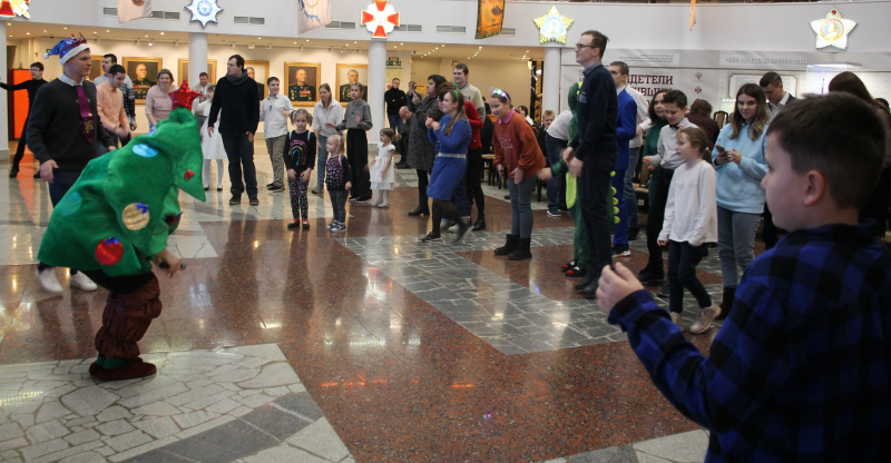 «Елка мечты» для воспитанников «Маленькой страны - Мы есть!» Тульский Государственный Музей Оружия