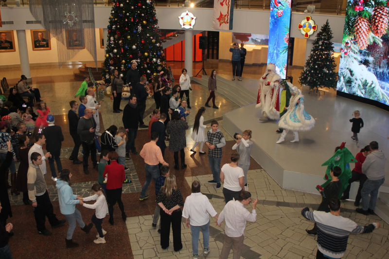 «Елка мечты» для воспитанников «Маленькой страны - Мы есть!» Тульский Государственный Музей Оружия