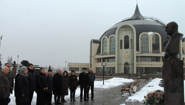 На Аллее Славы знаменитых тульских оружейников почтили память легендарного конструктора А.Г. Шипунова. Тульский Государственный Музей Оружия
