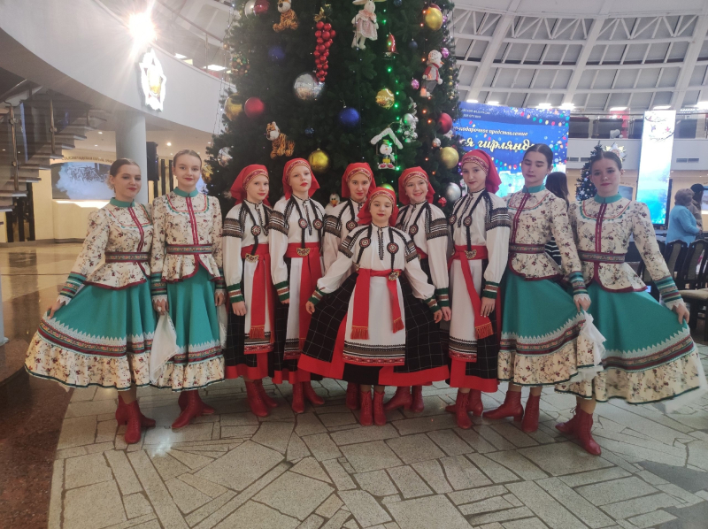 По доброй традиции в предновогодние дни в Тульском государственном музее оружия состоялась встреча с верным другом музея, известным тульским поэтом и журналистом Екатериной Картавцевой Тульский Государственный Музей Оружия