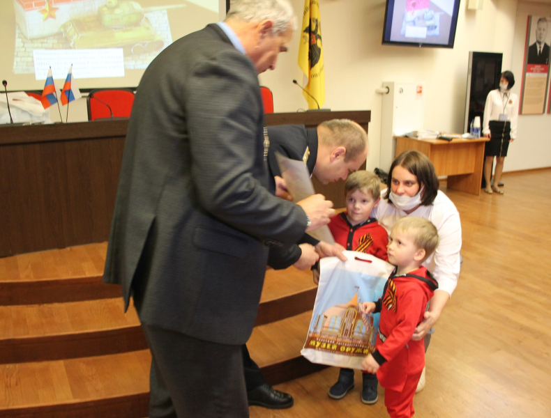 «Я помню! Я горжусь!». В музее оружия наградили победителей конкурса творческих работ Тульский Государственный Музей Оружия