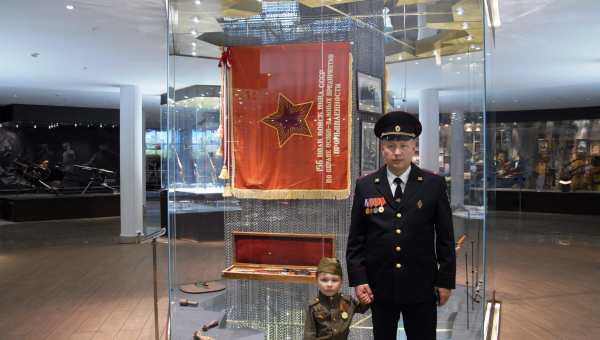 Сегодня всё по-особенному празднично: парадная форма, медали и торжественное настроение Тульский Государственный Музей Оружия