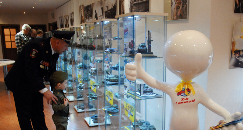 Сегодня всё по-особенному празднично: парадная форма, медали и торжественное настроение Тульский Государственный Музей Оружия