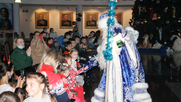В Тульском музее оружия завершились детские новогодние представления! Более 1200 мальчишек и девчонок стали участниками увлекательного приключения-путешествия в волшебном Шлеме! Тульский Государственный Музей Оружия