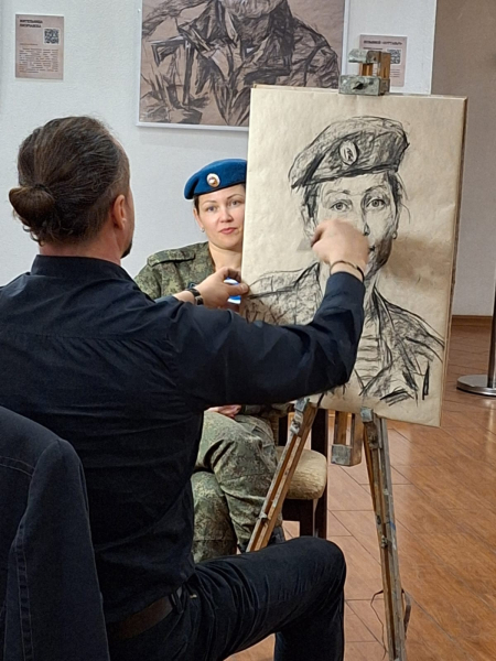 На выставке «Уголь Донбасса» состоялся мастер-класс автора графических работ С.И. Марченко Тульский Государственный Музей Оружия