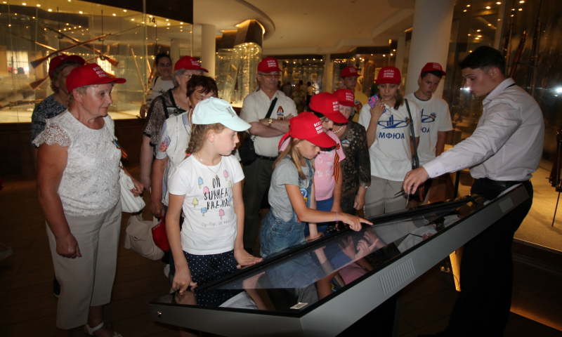 К 75-летию Курской битвы. «Всегда Великая Победа». Впервые представители фонда «Мир ради жизни» в музее оружия. Тульский Государственный Музей Оружия