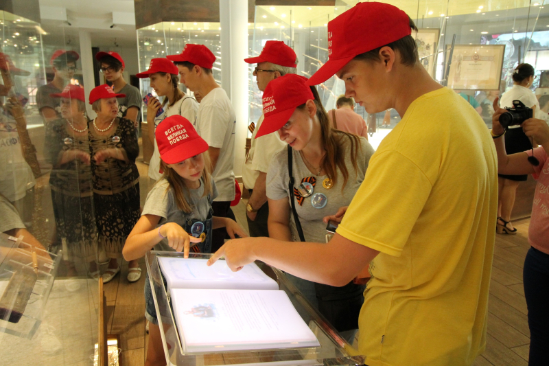 К 75-летию Курской битвы. «Всегда Великая Победа». Впервые представители фонда «Мир ради жизни» в музее оружия. Тульский Государственный Музей Оружия