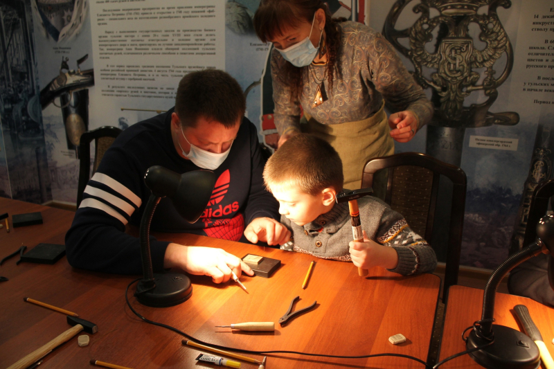 Мастер-классы в Тульском музее оружия! Оружейных дел мастера не перестают удивлять многогранным искусством! Тульский Государственный Музей Оружия