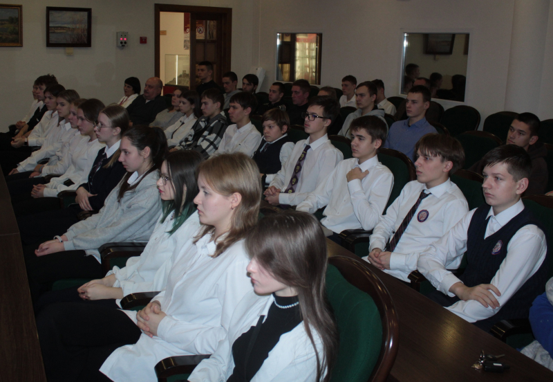 «Служи честно! Будь достоин славы отцов и дедов! Высоко неси звание гражданина Российской Федерации!» Тульский Государственный Музей Оружия