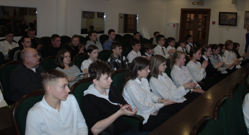 «Служи честно! Будь достоин славы отцов и дедов! Высоко неси звание гражданина Российской Федерации!» Тульский Государственный Музей Оружия