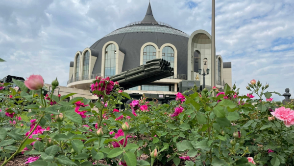 Красота и мощь Тульского музея оружия! Нежные краски и изысканные ароматы нового розария! Тульский Государственный Музей Оружия