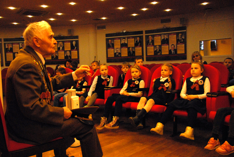 «Под Знаменем Победы!» - первоклассники Центра образования № 7. Тульский Государственный Музей Оружия