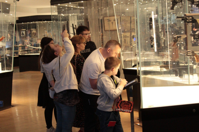 В течение «Ночи музеев» Тульский государственный музей оружия принял более 4 100 посетителей! Тульский Государственный Музей Оружия