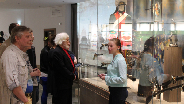 Музей оружия посетили участники фестиваля «Толстой Weekend» - коллектив Московского театра имени Маяковского. Тульский Государственный Музей Оружия