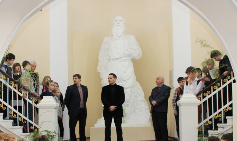 Выставка «Город-Герой. Оборона Тулы 1941 года» музея оружия открыта в Яснополянской школе им. Л.Н. Толстого. Тульский Государственный Музей Оружия