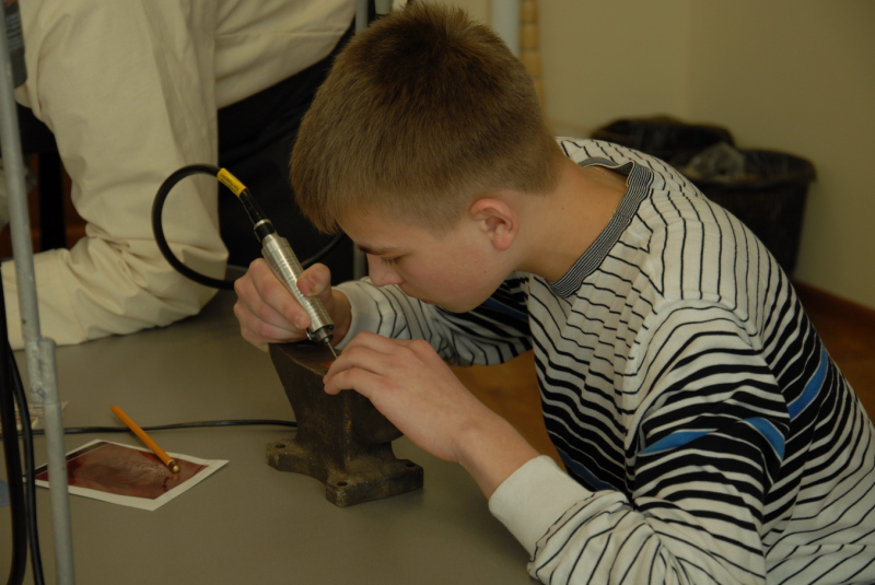 Юные подмастерья в музее оружия раскрывают секреты оружейного ремесла Тульский Государственный Музей Оружия