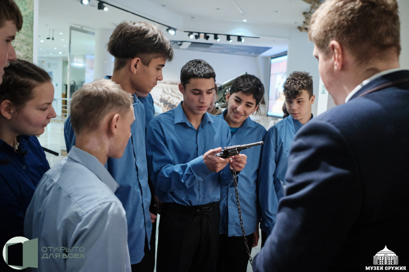 Тульский музей оружия в период проведения Всероссийского инклюзивного форума «Открыто для всех» принял воспитанников с инвалидностью из МКОУ «Новогуровская СОШ» (Алексинский район) и ЦО № 29  Тульский Государственный Музей Оружия