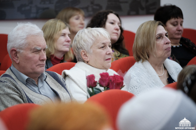«В васильковые очи я целую Россию…»: в Тульском музее оружия состоялся душевный предновогодний музыкально-поэтический вечер талантливого тульского поэта Екатерины Картавцевой. Тульский Государственный Музей Оружия