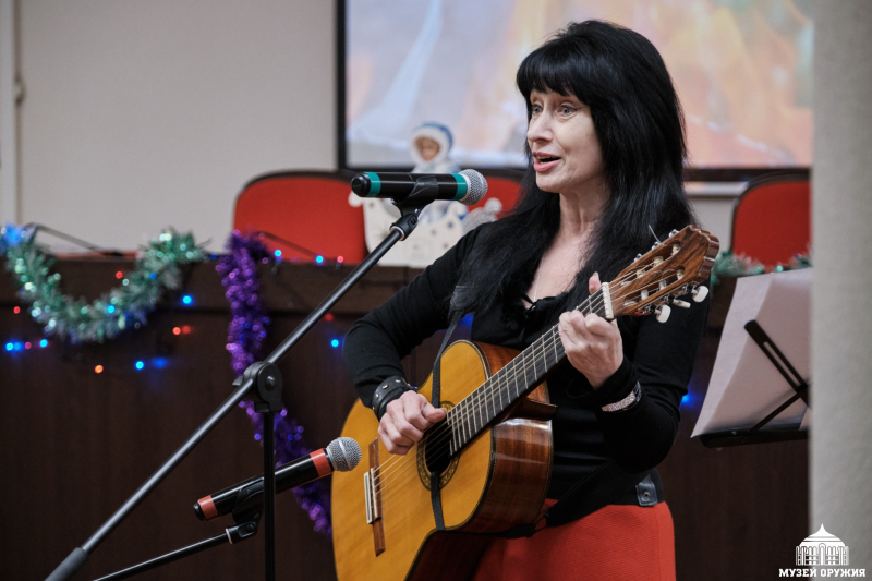 «В васильковые очи я целую Россию…»: в Тульском музее оружия состоялся душевный предновогодний музыкально-поэтический вечер талантливого тульского поэта Екатерины Картавцевой. Тульский Государственный Музей Оружия