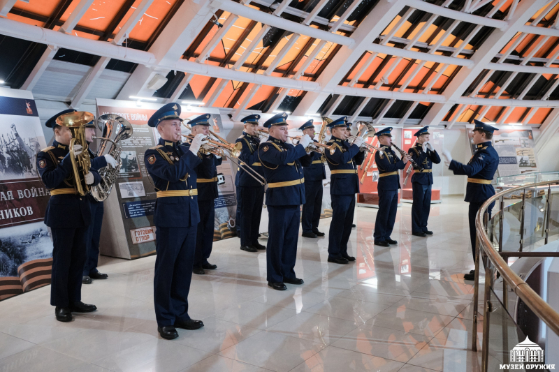 Сегодня состоялось торжественное мероприятие по случаю награждения 39-го отдельного гвардейского медицинского отряда (аэромобильного) орденом Пирогова. Тульский Государственный Музей Оружия