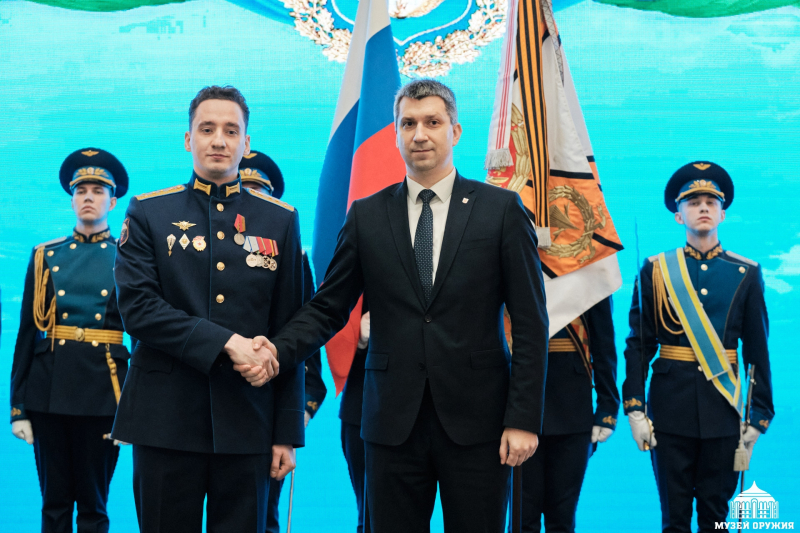 Сегодня состоялось торжественное мероприятие по случаю награждения 39-го отдельного гвардейского медицинского отряда (аэромобильного) орденом Пирогова. Тульский Государственный Музей Оружия