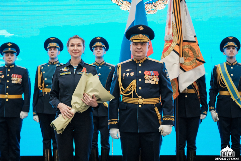 Сегодня состоялось торжественное мероприятие по случаю награждения 39-го отдельного гвардейского медицинского отряда (аэромобильного) орденом Пирогова. Тульский Государственный Музей Оружия