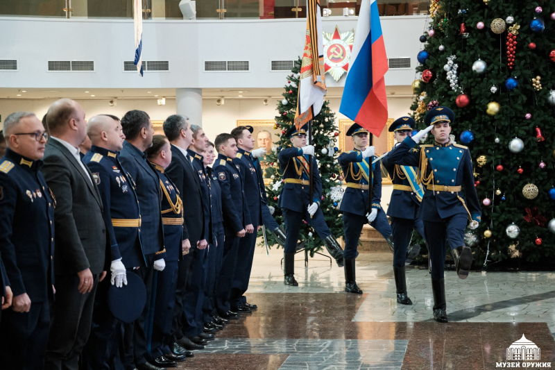 Сегодня состоялось торжественное мероприятие по случаю награждения 39-го отдельного гвардейского медицинского отряда (аэромобильного) орденом Пирогова. Тульский Государственный Музей Оружия