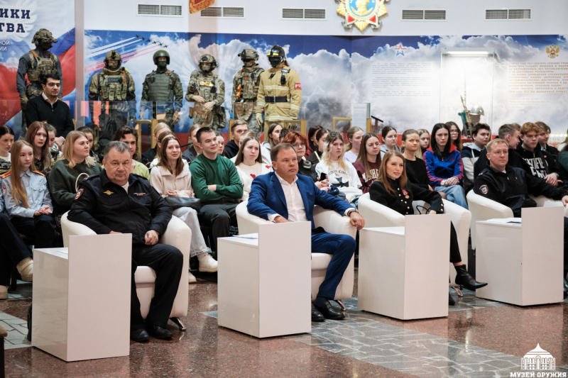 «Студенческий десант» в Тульском музее оружия! Тульский Государственный Музей Оружия