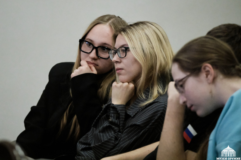 В музее оружия состоялась презентация монографии «Пыль от шагающих сапог» Тульский Государственный Музей Оружия