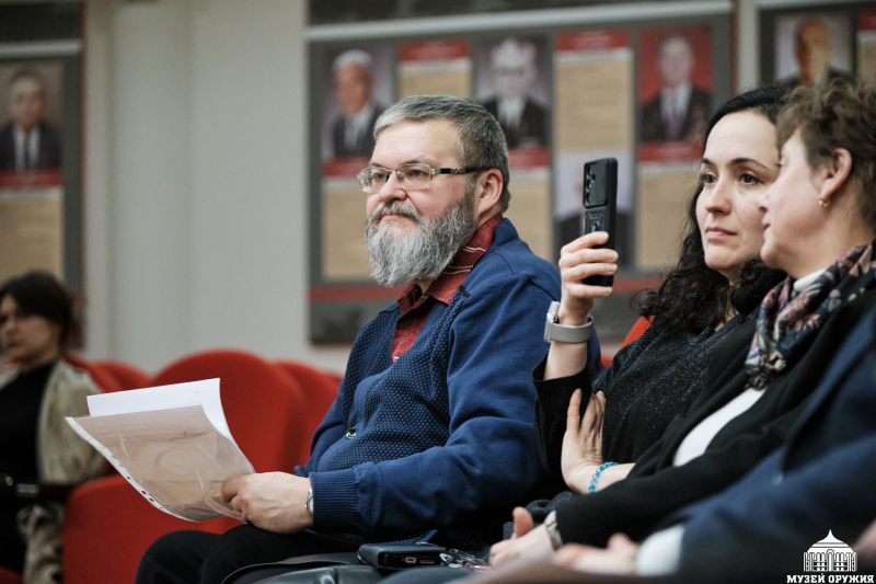 В музее оружия состоялась презентация книги А.С. Трубы и Н.А. Макарова «Казаки и кавалеристы СССР и РФ» Тульский Государственный Музей Оружия