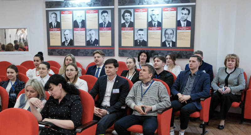 В музее оружия состоялась конференция «Сотрудничество медиаторов с Комитетом семей воинов Отечества. Опыт Тульской области» Тульский Государственный Музей Оружия