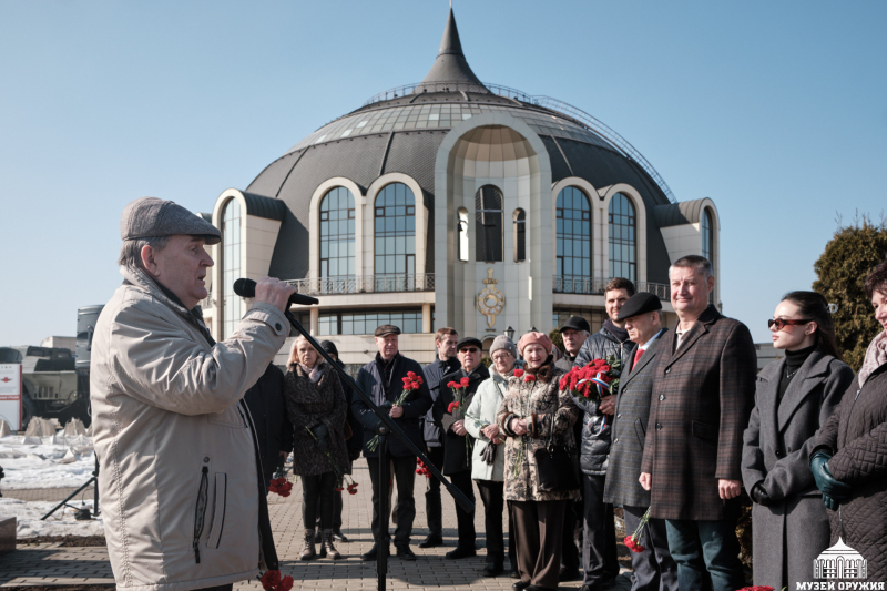 На Аллее Славы знаменитых оружейников Тулы состоялась торжественная церемония возложения цветов к бюсту Н. А. Макаровца Тульский Государственный Музей Оружия
