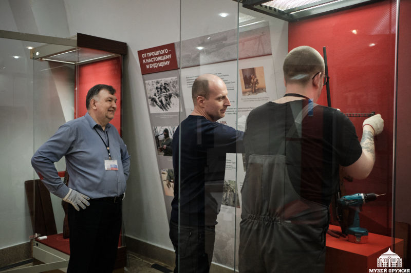 Монтаж выставки «Трехлинейка: век на защите Отечества» Тульский Государственный Музей Оружия