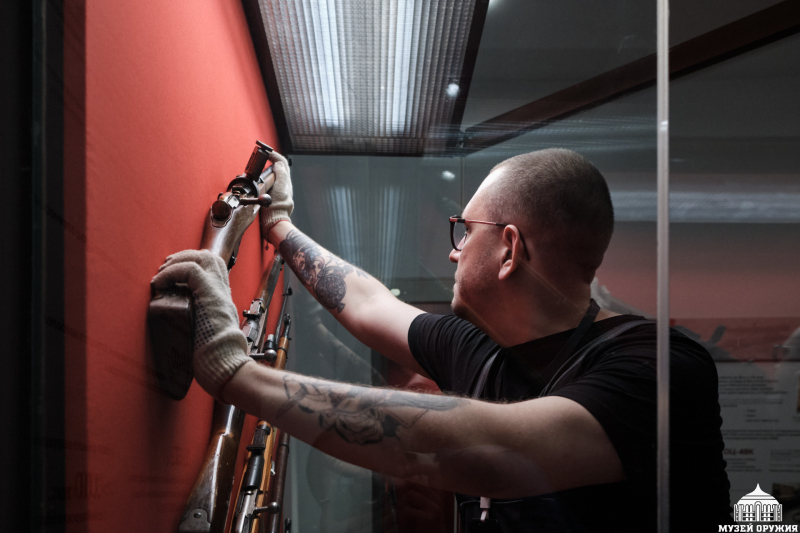 Монтаж выставки «Трехлинейка: век на защите Отечества» Тульский Государственный Музей Оружия