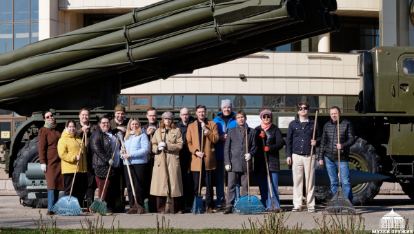 Вместе за чистоту: молодежь Музея оружия на субботнике! Тульский Государственный Музей Оружия